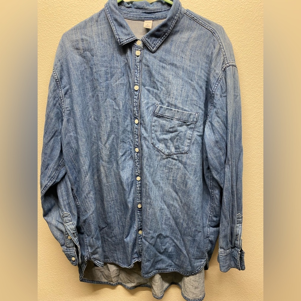 Old Navy XL chambray shirt